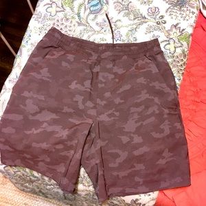Lululemon 7” pace breaker short